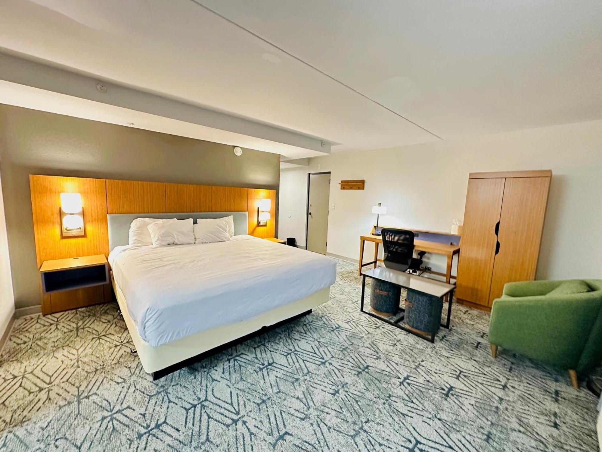 Country Inn & Suites By Radisson, Canton Near Hall Of Fame Северен Кантон Екстериор снимка