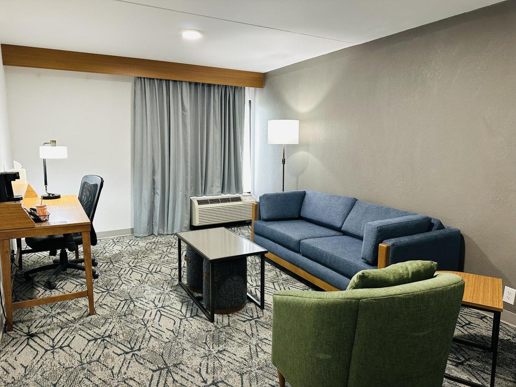 Country Inn & Suites By Radisson, Canton Near Hall Of Fame Северен Кантон Екстериор снимка