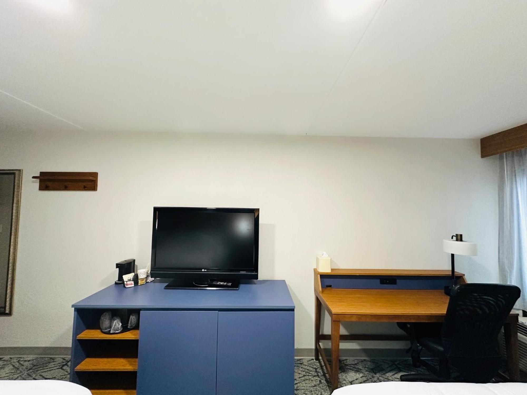 Country Inn & Suites By Radisson, Canton Near Hall Of Fame Северен Кантон Екстериор снимка