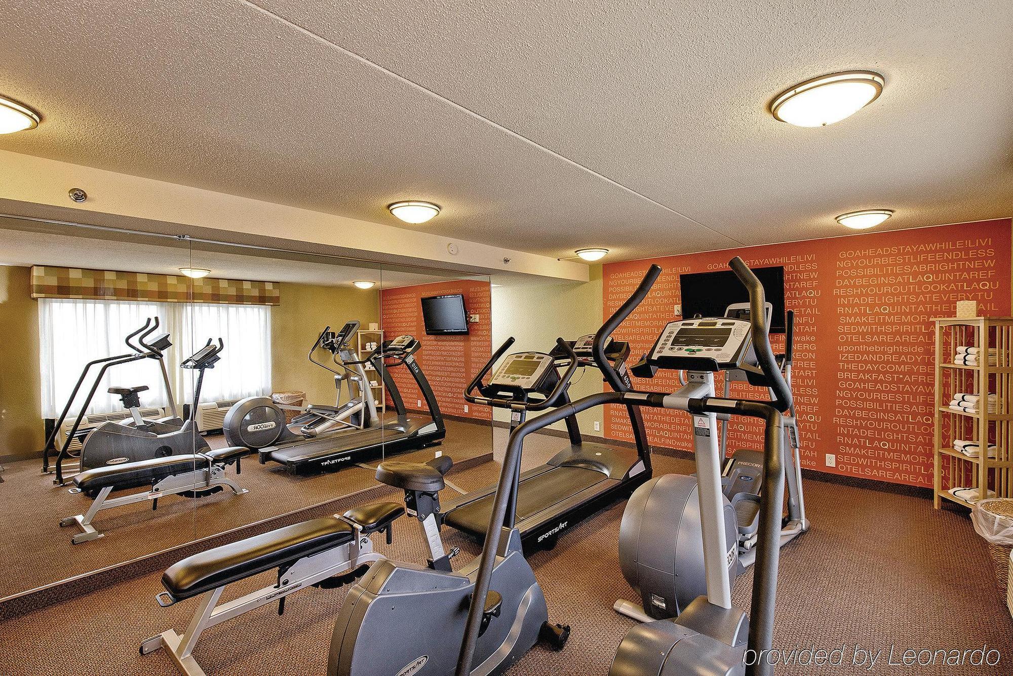 Country Inn & Suites By Radisson, Canton Near Hall Of Fame Северен Кантон Екстериор снимка