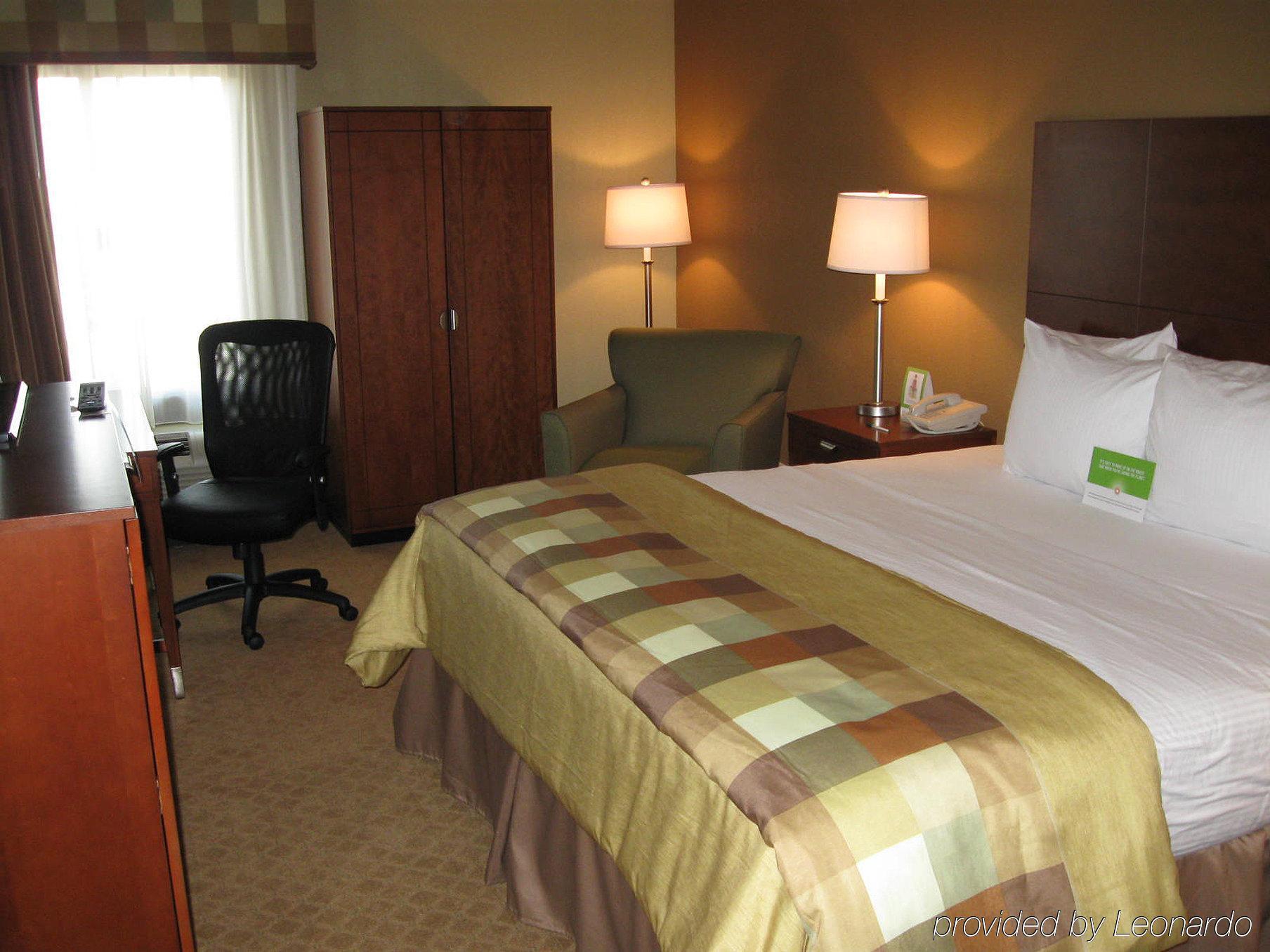 Country Inn & Suites By Radisson, Canton Near Hall Of Fame Северен Кантон Стая снимка