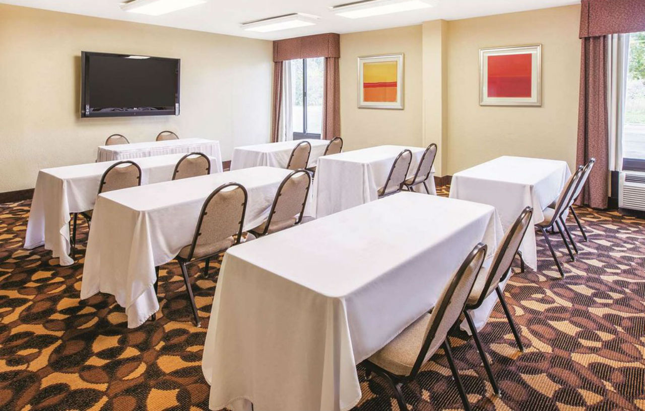 Country Inn & Suites By Radisson, Canton Near Hall Of Fame Северен Кантон Екстериор снимка